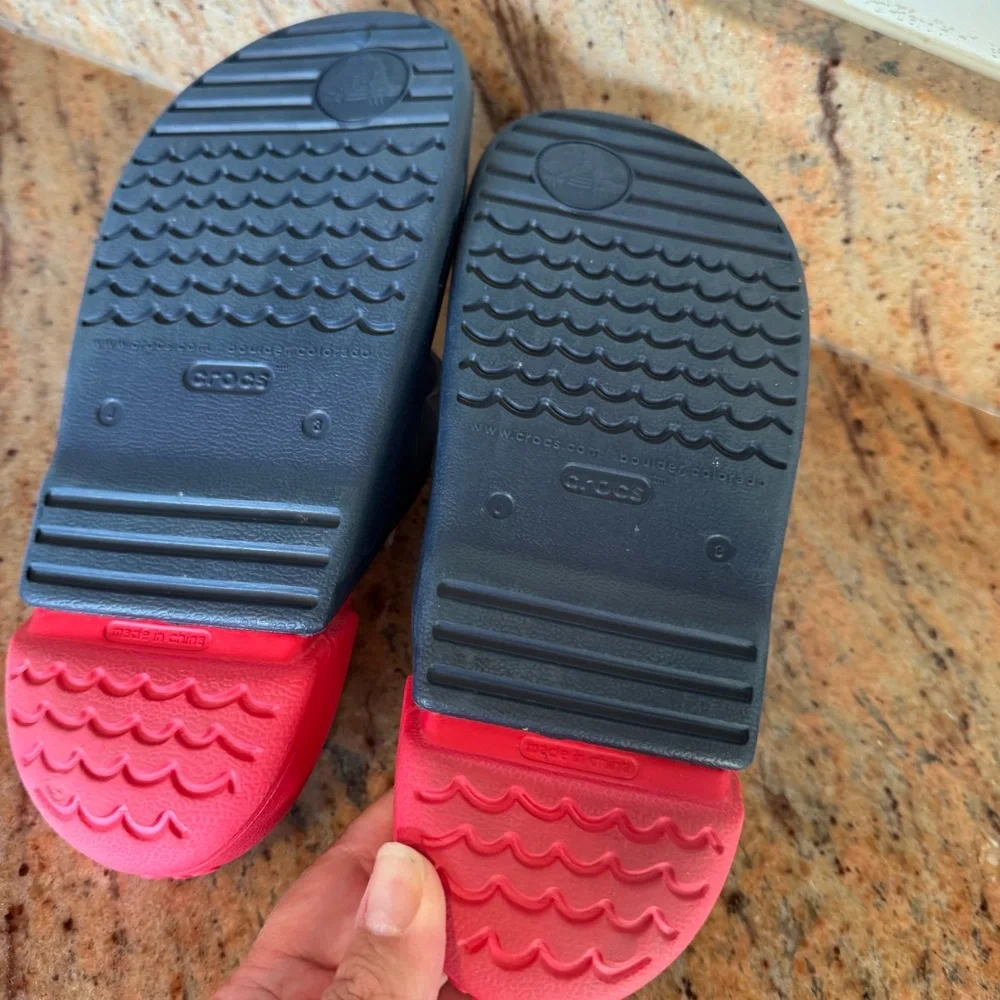 CROCS Size 3 Little Kids Sandals - Flip Flops - Boys or Girls